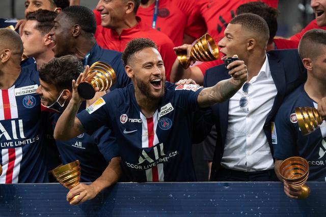 周琦12+18徐杰26分 广东大胜辽宁总比分1-1