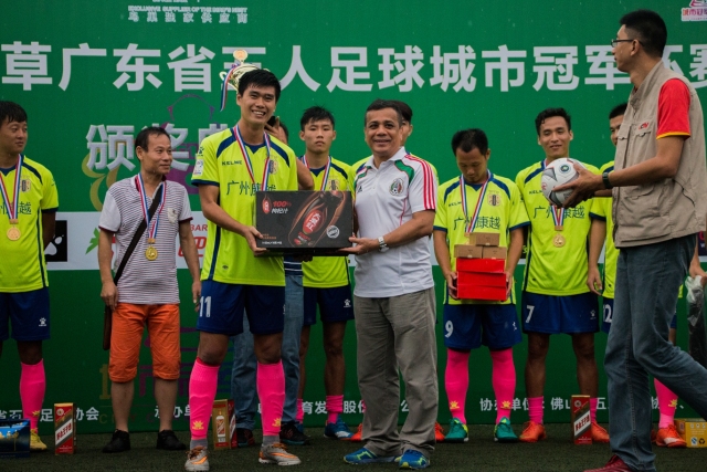 新闻分析：张雪机车为何第三变第四？