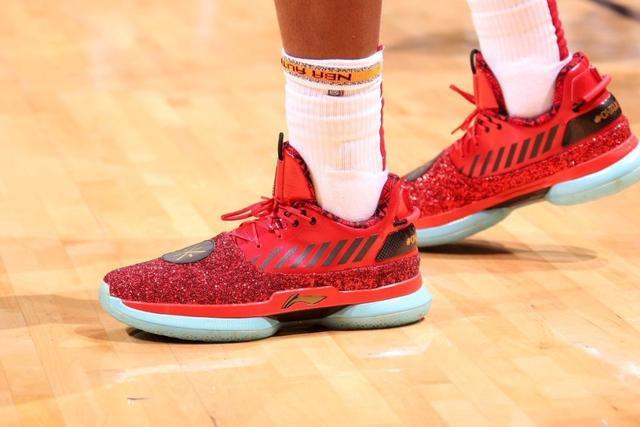 约基奇35+17+12掘金逆转猛龙 绿军大胜开拓者